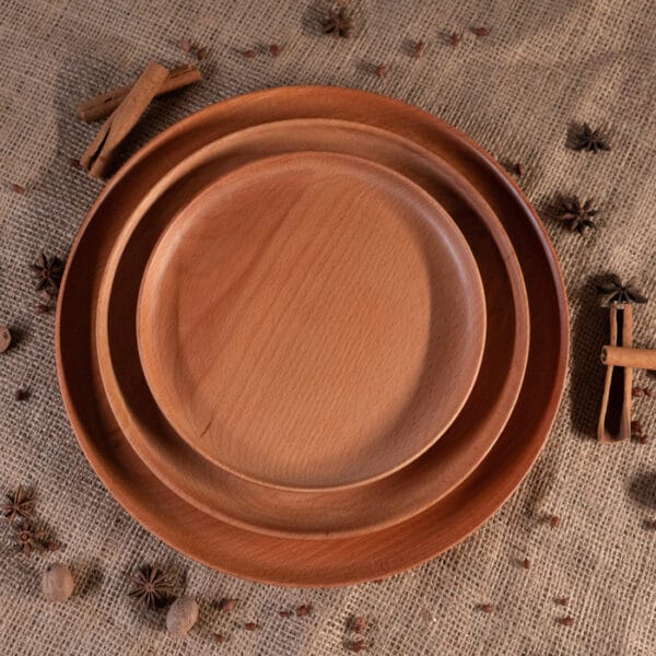 Round wooden plate - woodin water