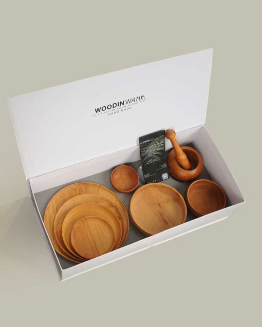 Wooden breakfast set (8 pieces)